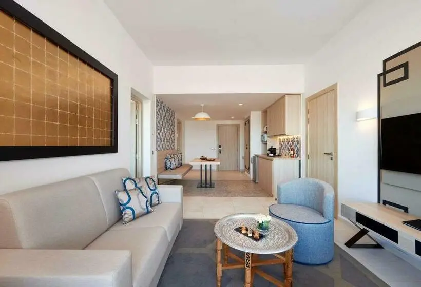 Juniorsviitti Puutarhanäkymä, Radisson Blu Resort Saidia Beach