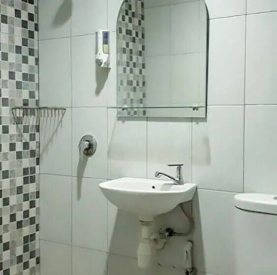 ルームシェアのワンベッド, Reddoorz Hostel @ Manado Green Hostel