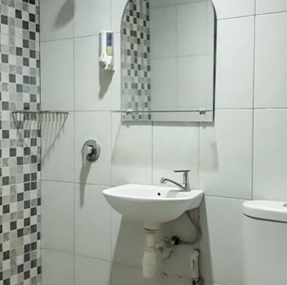 تختخواب در اتاق مشترک, Reddoorz Hostel @ Manado Green Hostel