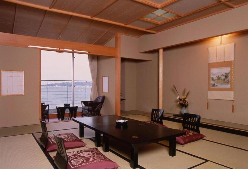 غرفة قياسية مطلّة علي البحر, Himakajima Isuzukan