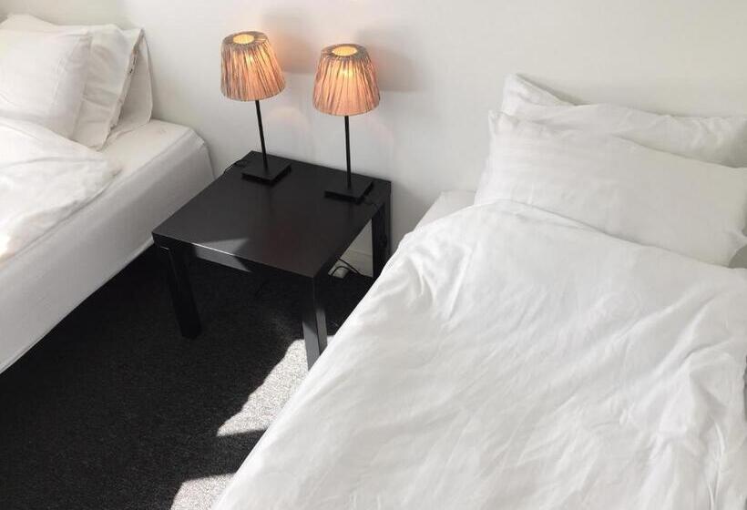 Habitación Estándar, Close But Quiet