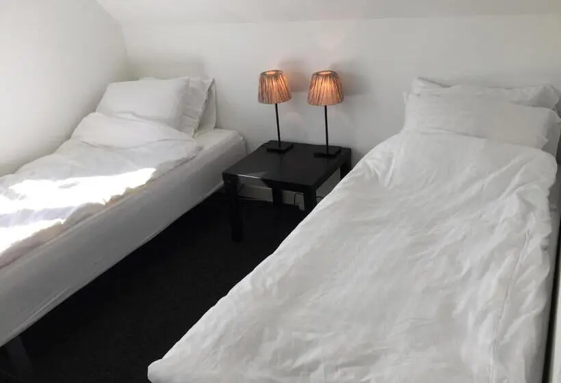 Habitació Estàndard, Close But Quiet