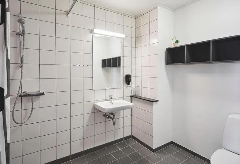 Standard Kolmen Hengen Huone, Danhostel Esbjerg