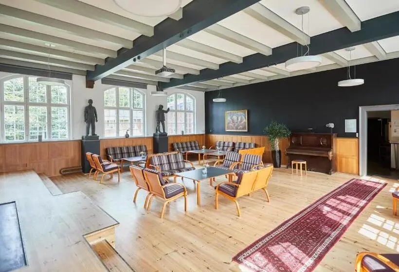 Standard Kolmen Hengen Huone Jaettu kylpyhuone, Danhostel Esbjerg
