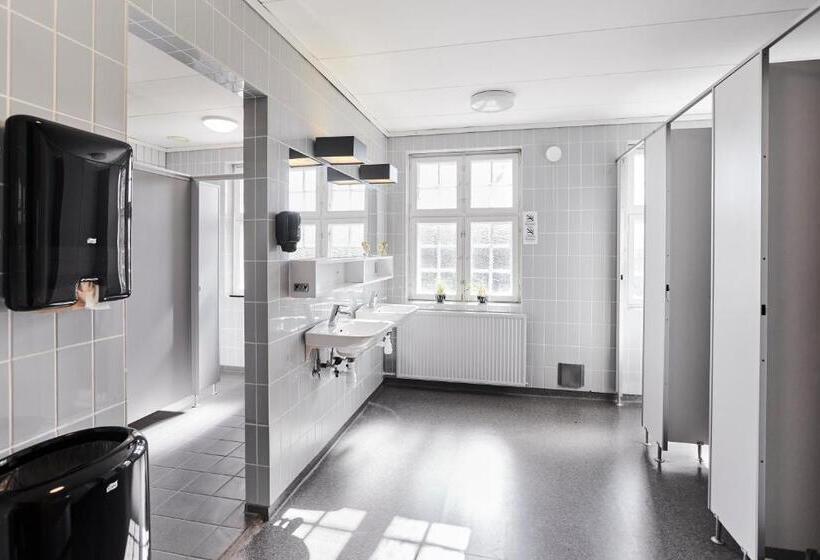 חדר סטנדרט לשלושה עם חדר אמבטיה משוף, Danhostel Esbjerg