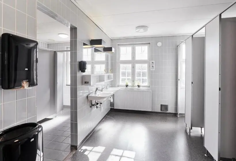 Standard Kolmen Hengen Huone Jaettu kylpyhuone, Danhostel Esbjerg