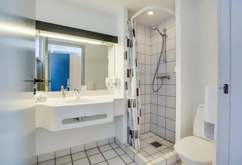 Classic Neljän Hengen Huone, Danhostel Vejle
