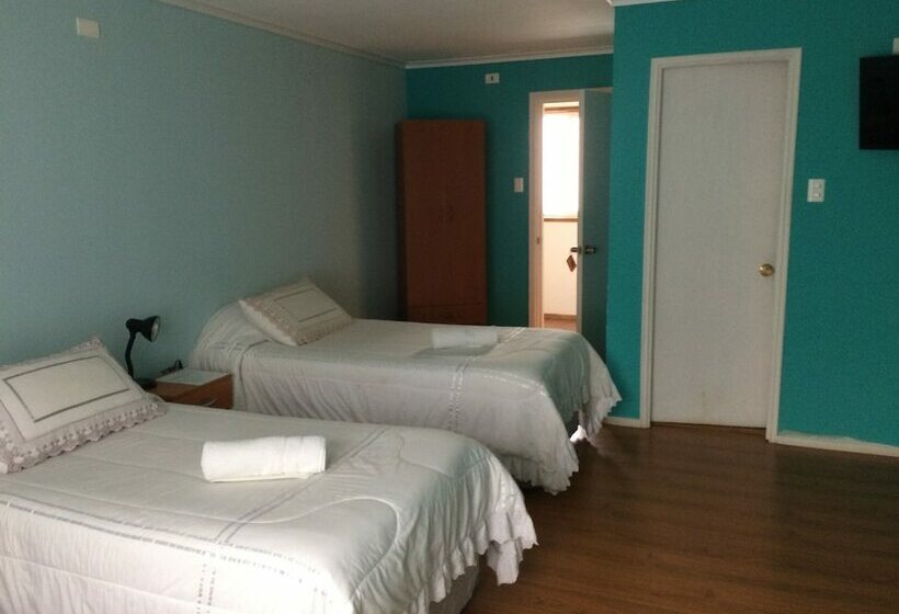 اتاق خانوادگی, Hostal La Base