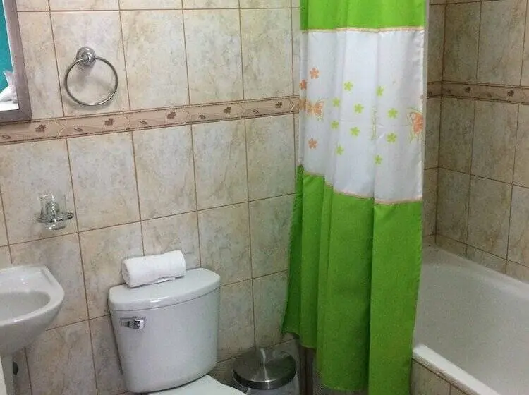 ファミリールーム, Hostal La Base