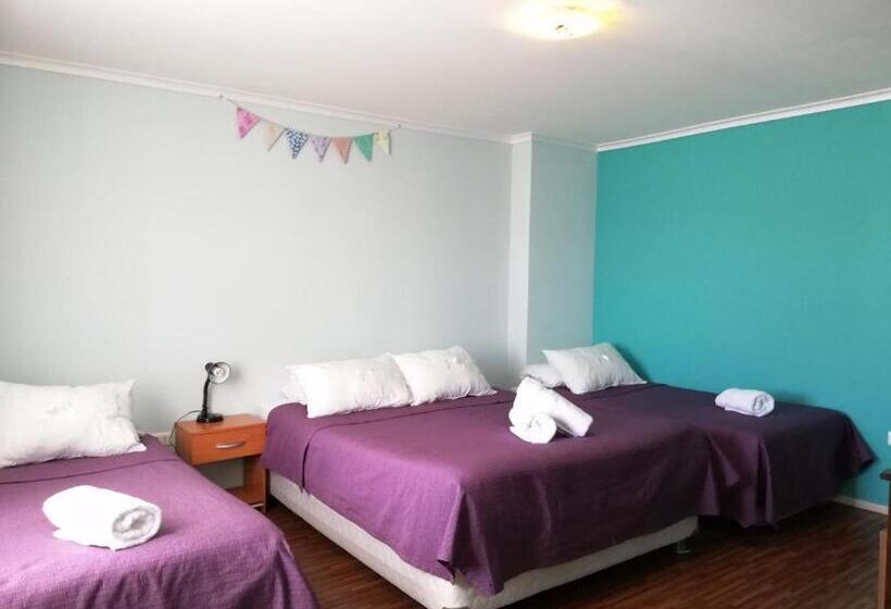 חדר משפחתי, Hostal La Base