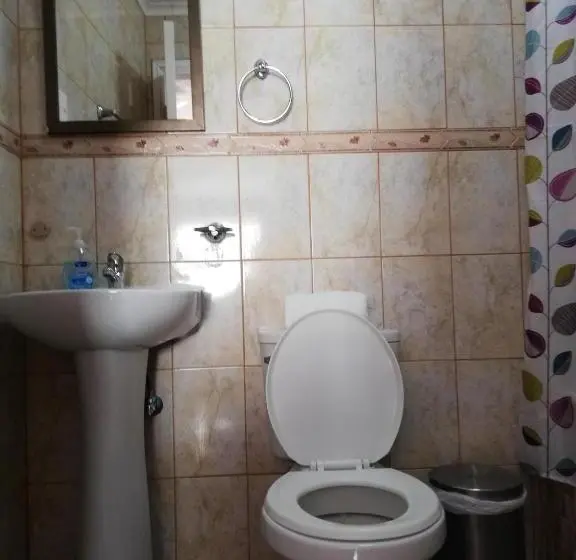 スタンダード4人部屋, Hostal La Base