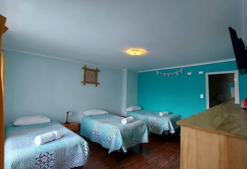 اتاق استاندارد سه نفره, Hostal La Base