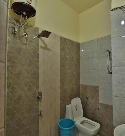 Deluxe Room, Haridev