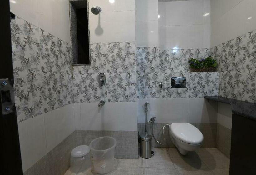 디럭스 룸, Madhav Muskan Residency