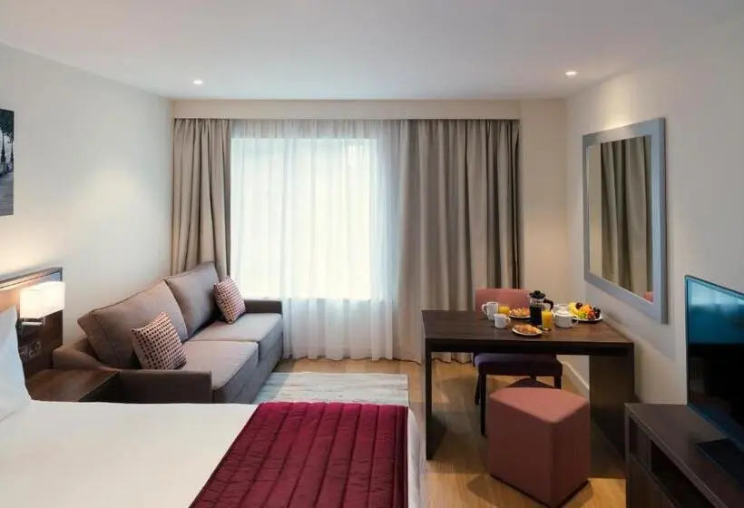 Deluxe-studio, Marlin Waterloo