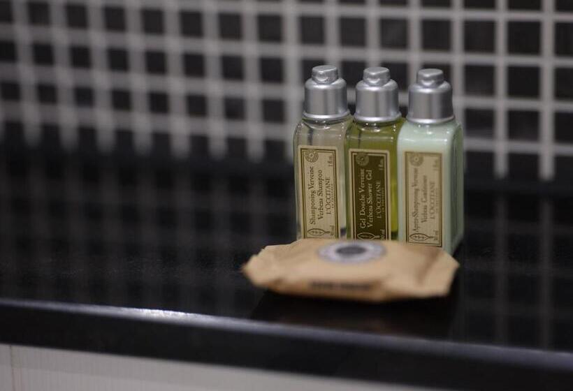 إستوديو ديلوكس, Marlin Waterloo