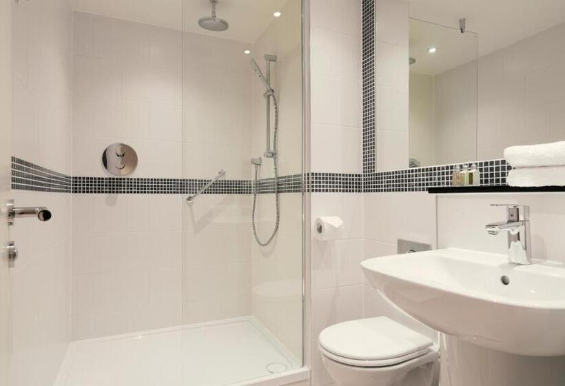 디럭스 스위트, Marlin Waterloo