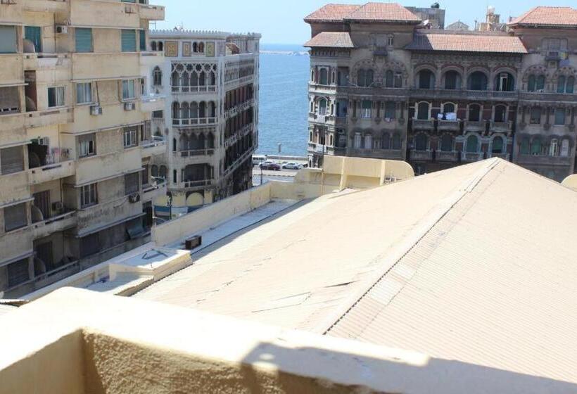اتاق استاندارد چهار تخته با چشم‌انداز دریا, Sea Star