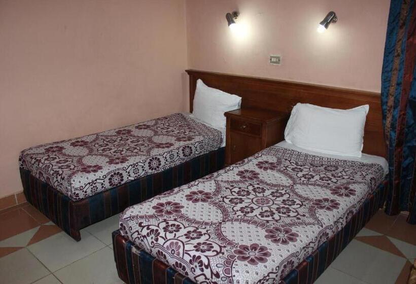 اتاق اکونومی یک تخته, Sea Star