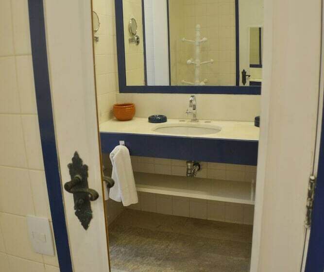 اتاق لوکس, Villa Raphael