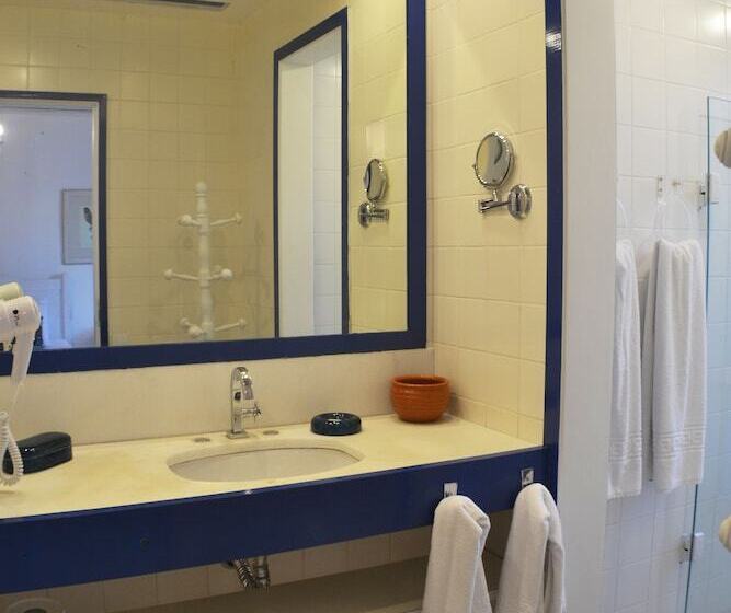 اتاق لوکس, Villa Raphael