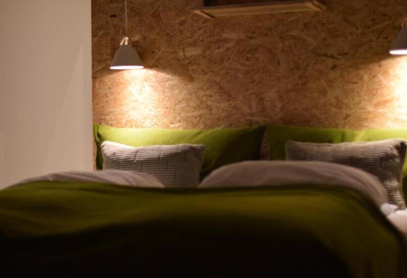 מיטת קינג בסוויטה, Vilcon Hotel & Konferencegaard