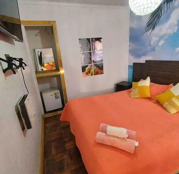 اتاق استاندارد با سرویس بهداشتی مشترک, Aji Verde Hostel