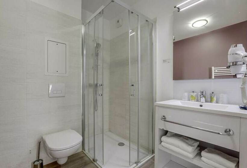 استودیوی سوپریور, All Suites Choisy Le Roi