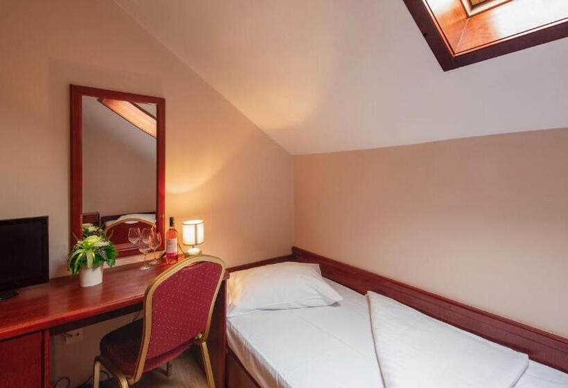 Номер Стандарт, B&b Garestin