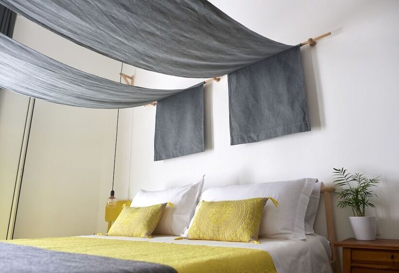 スタンダード４人部屋, Curù