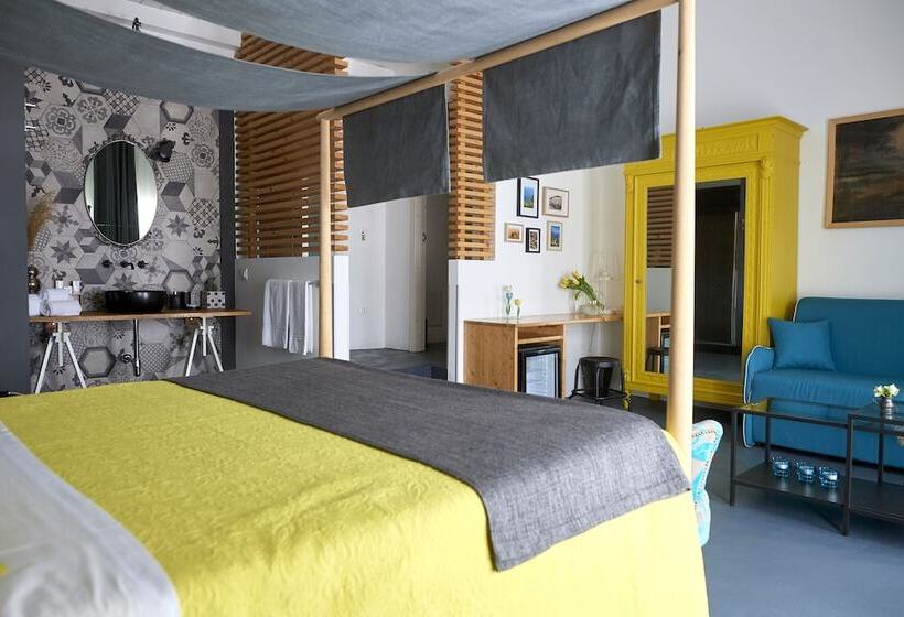 スタンダード４人部屋, Curù