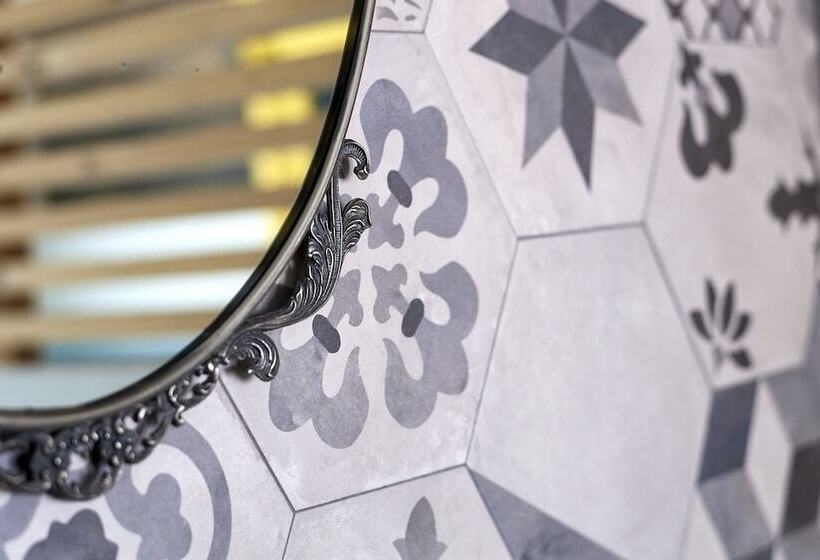 スタンダード４人部屋, Curù