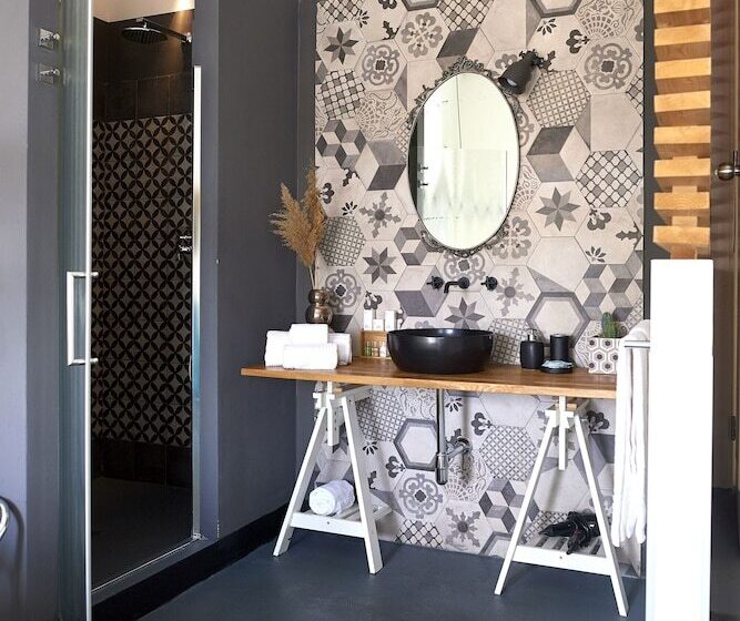 スタンダード４人部屋, Curù