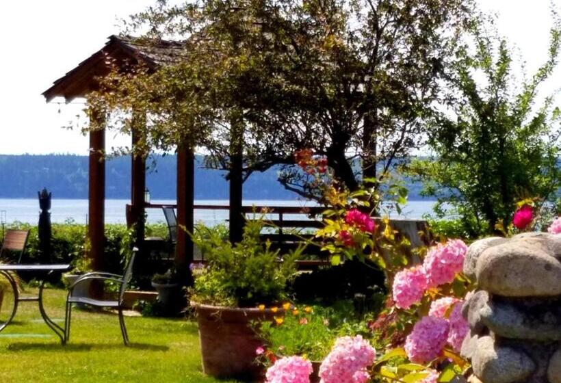جناح مزود بجاكوزى, Camano Island Inn