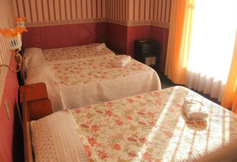 اتاق استاندارد سه تخته با سرویس بهداشتی مشترک, Hostal Benavente