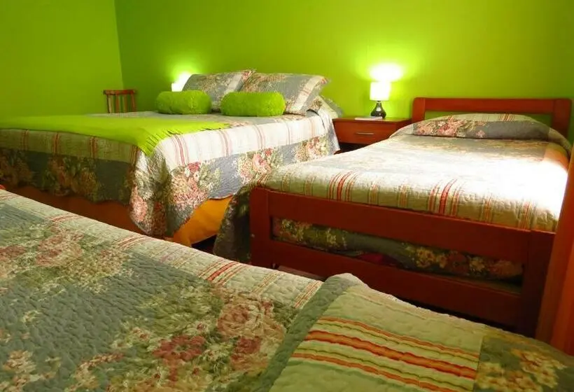 اتاق استاندارد سه تخته با سرویس بهداشتی مشترک, Hostal Benavente