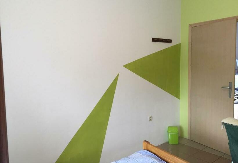 Номер Стандарт, Hostel Lega House