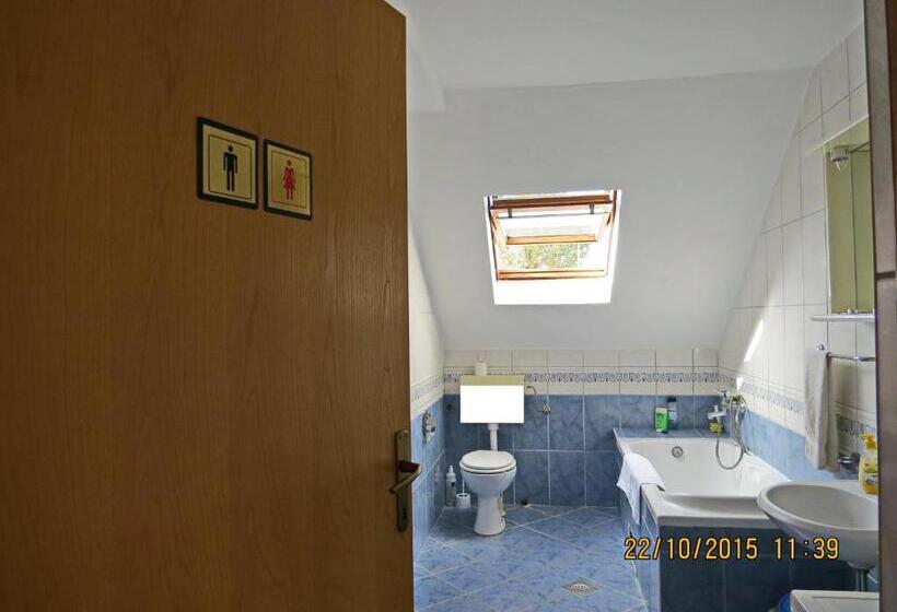 غرفة قياسية حمام مشترك, Hostel Lega House