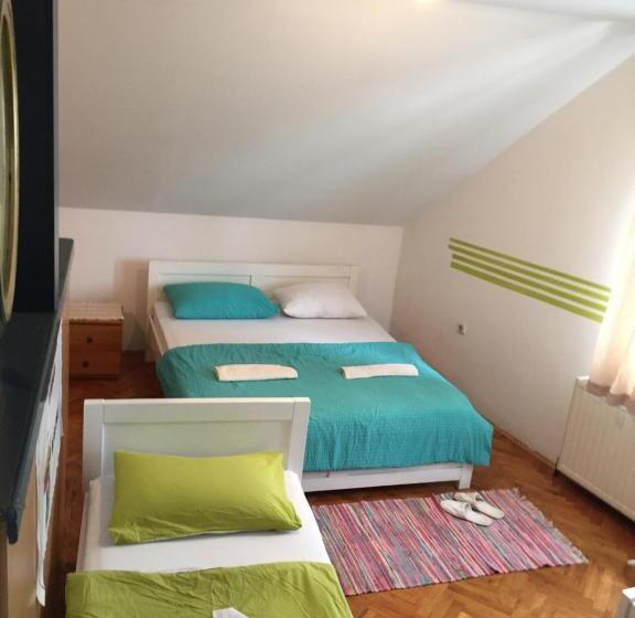 Четырехместный Номер Deluxe, Hostel Lega House