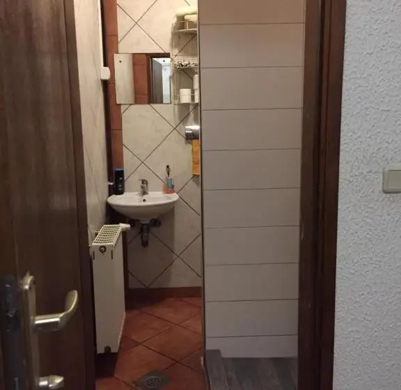 اتاق استاندارد, Hostel Lega House