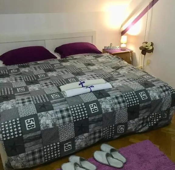 اتاق استاندارد با سرویس بهداشتی مشترک, Hostel Lega House