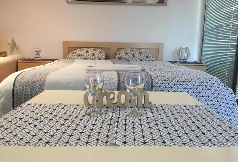 شقة غرفة واحدة, Hostel Lega House