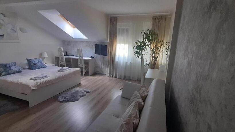 Полулюкс, Bartnik