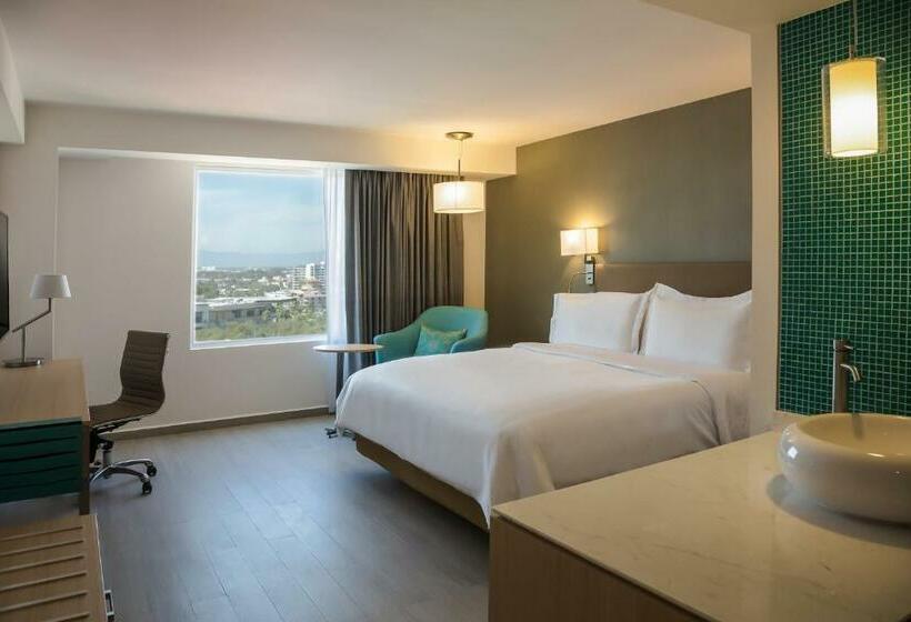 带大床的高级房间, Fiesta Inn Puerto Vallarta Isla
