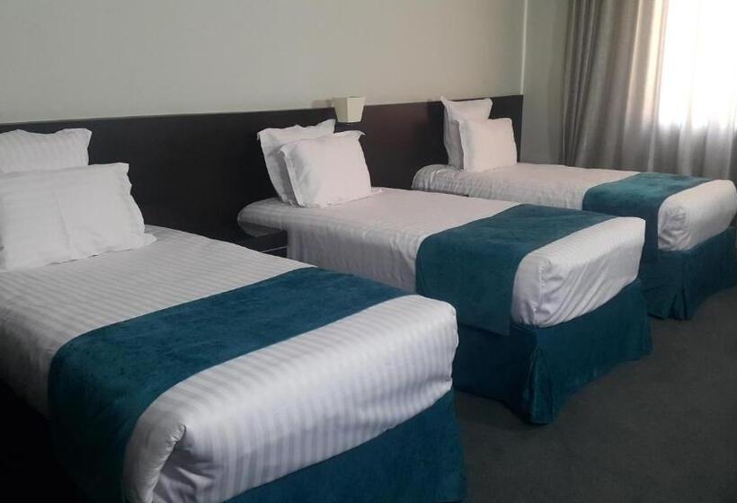 اتاق استاندارد سه نفره, Numidien