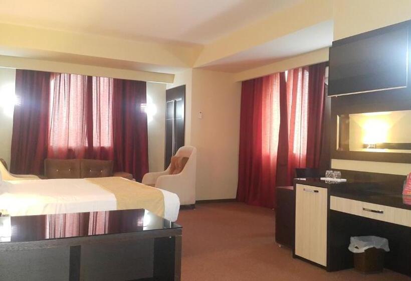 سوییت جونیور, Numidien