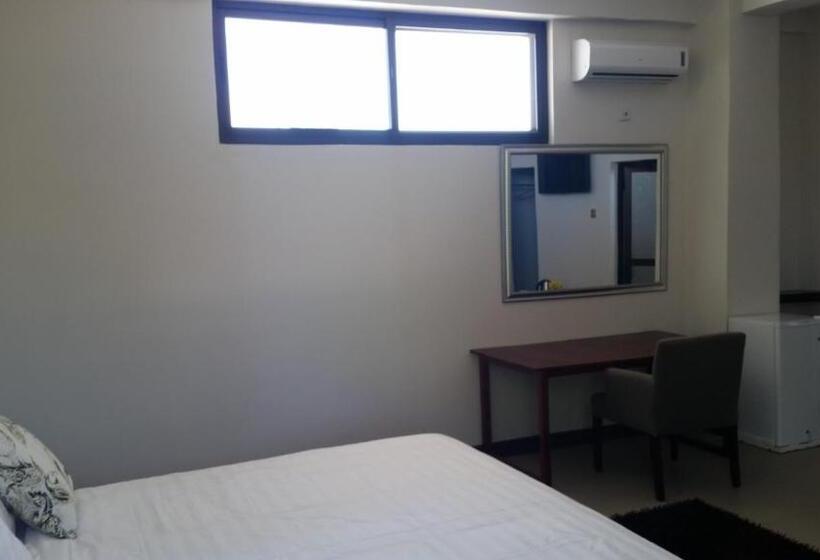 سوییت لوکس, Pamo Hotel And Restaurants