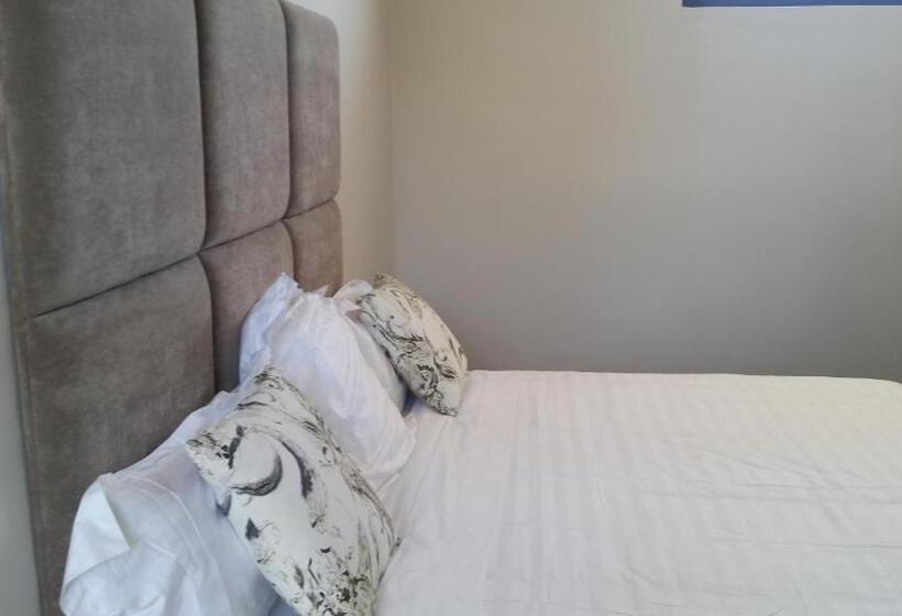 سوییت لوکس, Pamo Hotel And Restaurants