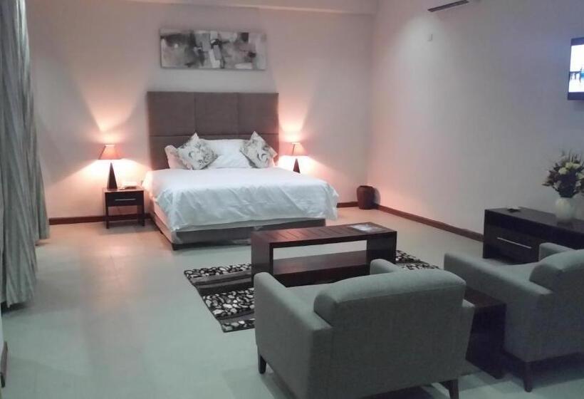 سوییت اجرایی, Pamo Hotel And Restaurants