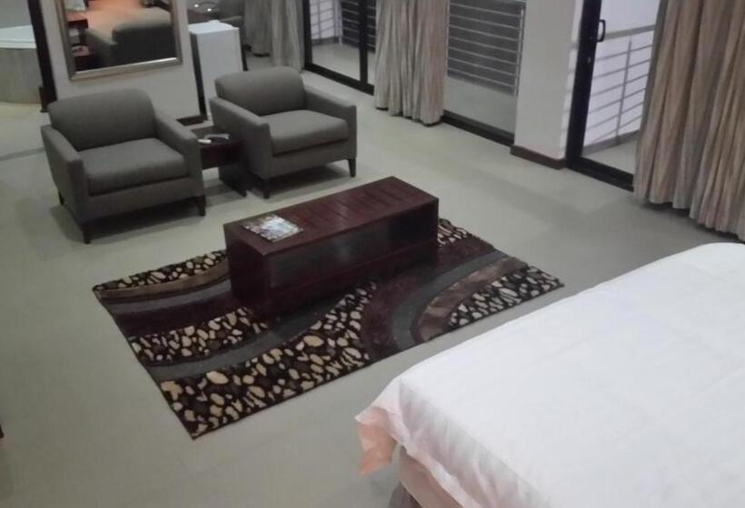 سوییت اجرایی, Pamo Hotel And Restaurants